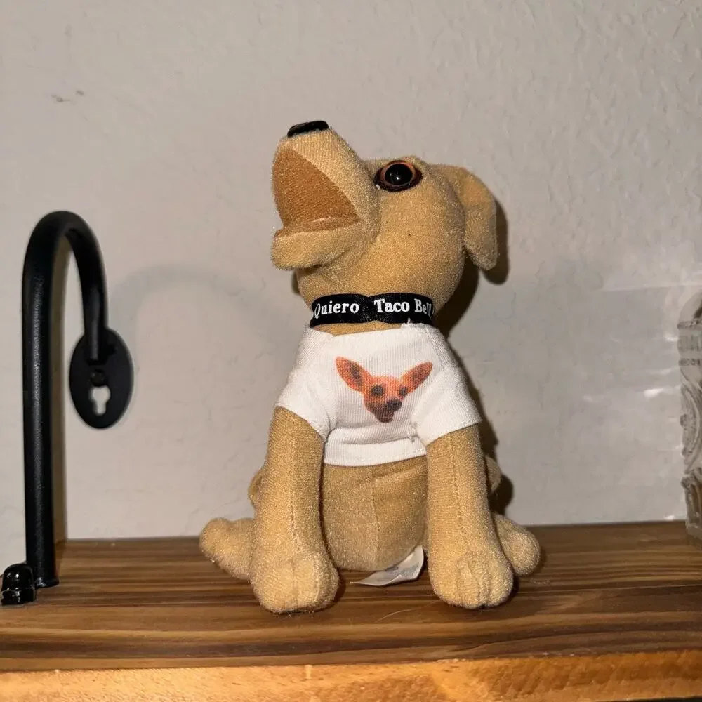 VINTAGE 90s Taco Bell Chihuahua Talking Plush 